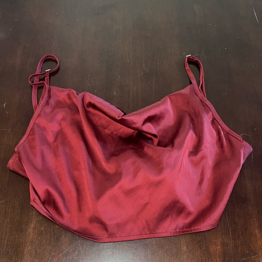 Cowl neck with tie-back cropped stain top - size S